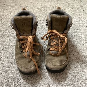 Danner wool lined Adrika hiking boots — size 8.5